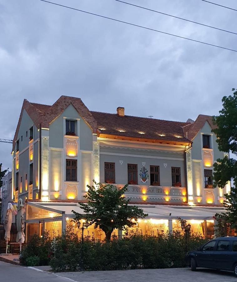Hotel Conacul Sfantul Sava Brancovici Ineu  Exteriér fotografie