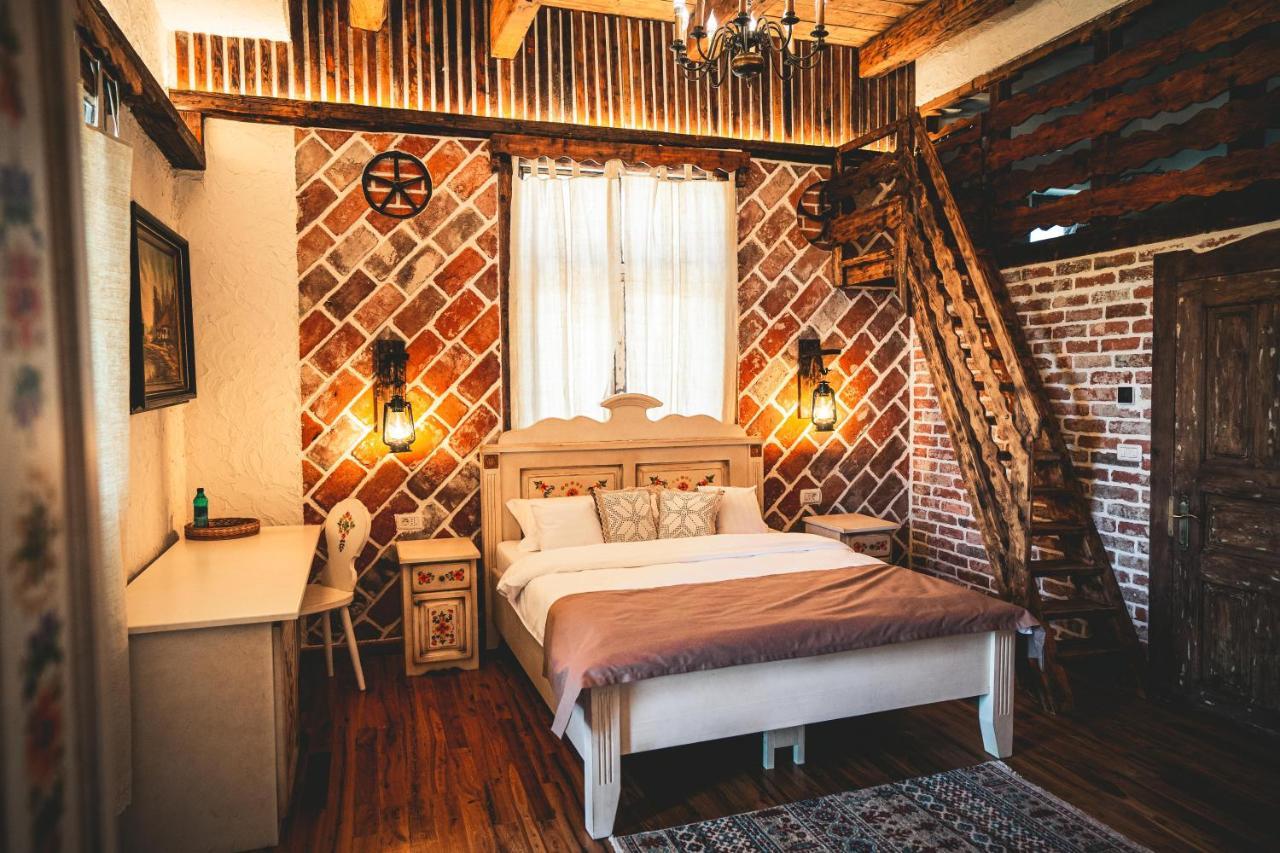 Hotel Conacul Sfantul Sava Brancovici Ineu  Exteriér fotografie