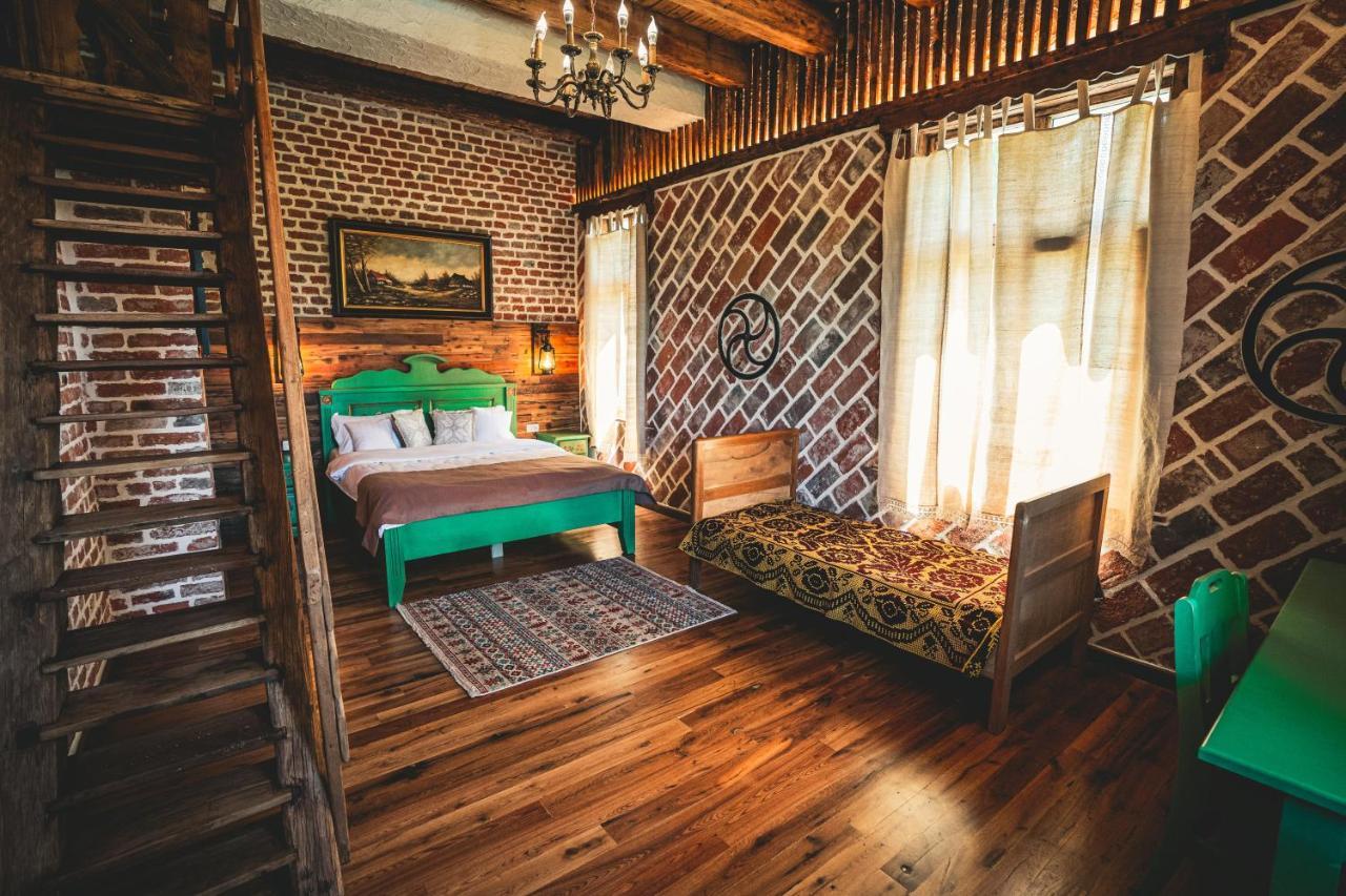 Hotel Conacul Sfantul Sava Brancovici Ineu  Exteriér fotografie